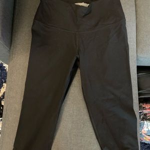 Victoria’s Secret Capri Leggings